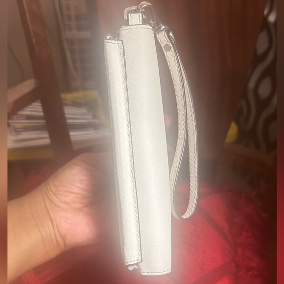 •SALE•Michael Kors Cream Wallet with a Wristlet Strap: Clean Used Condition - Picture 11 of 16